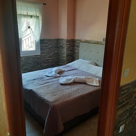 Sofia & Lakis House *